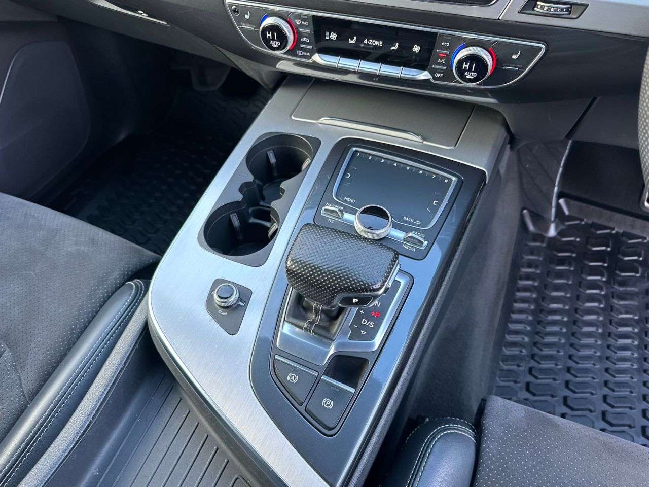 2016 AUDI Q7 2016 AUDI Q7