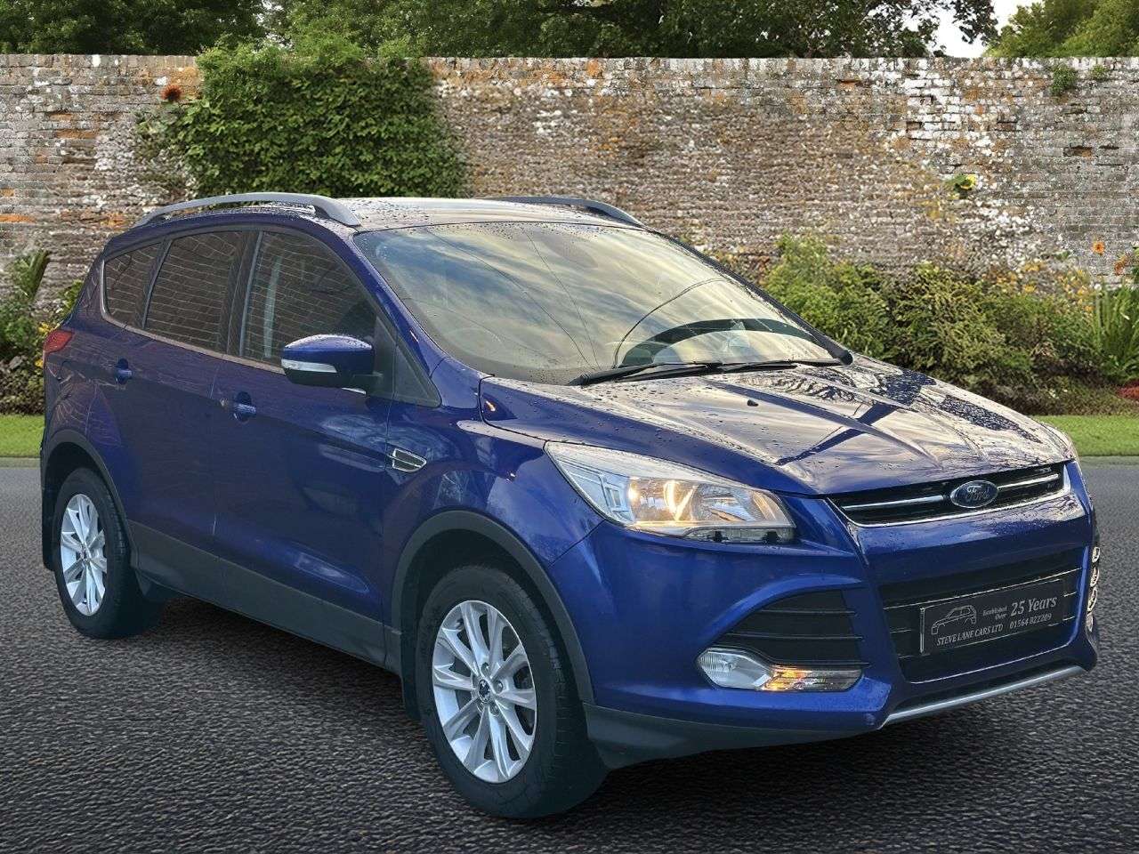 A 2015 FORD KUGA 2.0 TDCi Titanium SUV 5dr Diesel Manual 2WD Euro 6 (s/s) (150 ps) A 2015 FORD KUGA 2.0 TDCi Titanium SUV 5dr Diesel Manual 2WD Euro 6 (s/s) (150 ps)