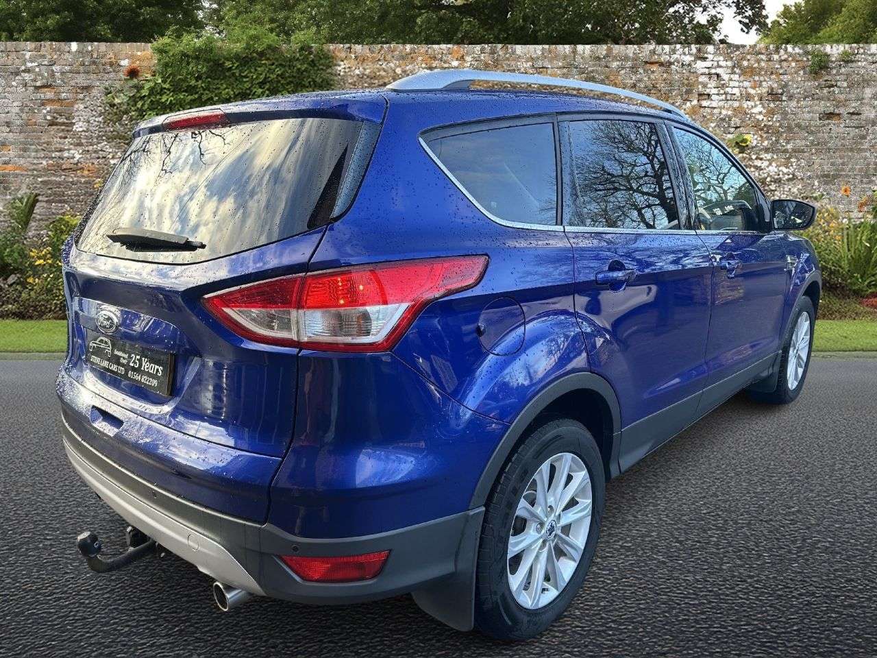 A 2015 FORD KUGA 2.0 TDCi Titanium SUV 5dr Diesel Manual 2WD Euro 6 (s/s) (150 ps) A 2015 FORD KUGA 2.0 TDCi Titanium SUV 5dr Diesel Manual 2WD Euro 6 (s/s) (150 ps)
