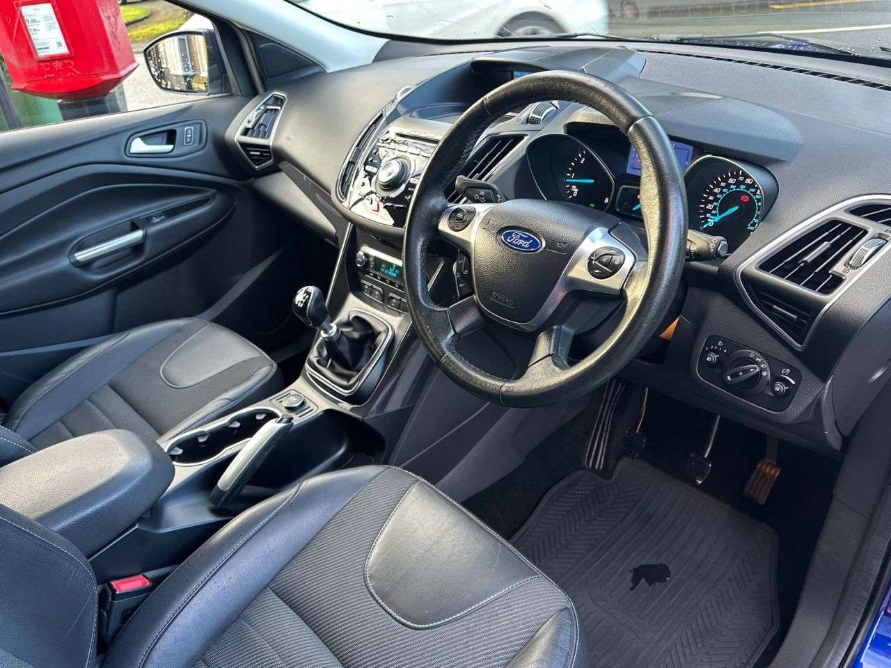 A 2015 FORD KUGA 2.0 TDCi Titanium SUV 5dr Diesel Manual 2WD Euro 6 (s/s) (150 ps) A 2015 FORD KUGA 2.0 TDCi Titanium SUV 5dr Diesel Manual 2WD Euro 6 (s/s) (150 ps)