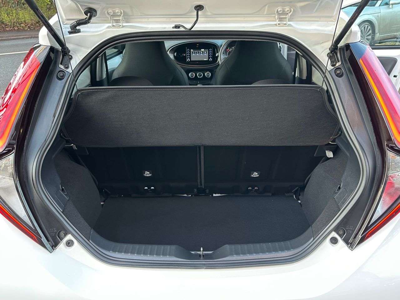 2022 TOYOTA AYGO X 2022 TOYOTA AYGO X