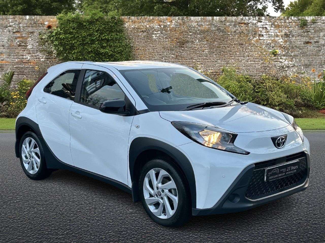 A 2022 TOYOTA AYGO X 1.0 VVT-i Pure Hatchback 5dr Petrol x-shift Euro 6 (s/s) (72 ps) A 2022 TOYOTA AYGO X 1.0 VVT-i Pure Hatchback 5dr Petrol x-shift Euro 6 (s/s) (72 ps)