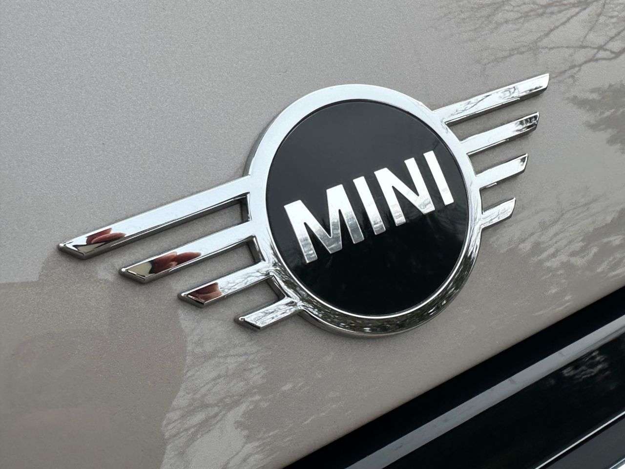 A 2021 MINI HATCH 1.5 Cooper Classic Hatchback 5dr Petrol Steptronic Euro 6 (s/s) (136 ps) A 2021 MINI HATCH 1.5 Cooper Classic Hatchback 5dr Petrol Steptronic Euro 6 (s/s) (136 ps)