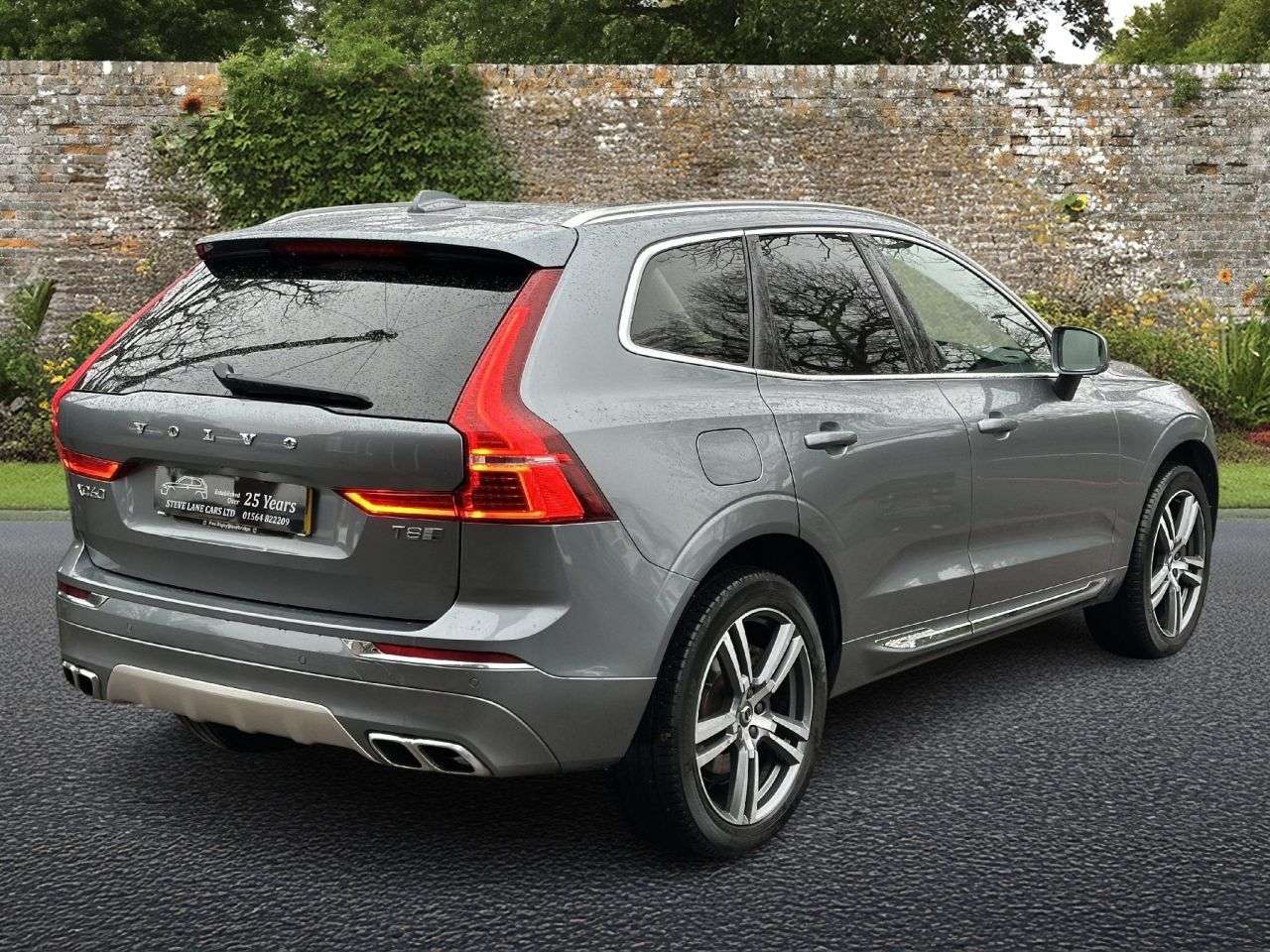 A 2019 VOLVO XC60 2.0h T8 Twin Engine 10.4kWh Inscription SUV 5dr Petrol Plug-in Hybrid Auto A 2019 VOLVO XC60 2.0h T8 Twin Engine 10.4kWh Inscription SUV 5dr Petrol Plug-in Hybrid Auto