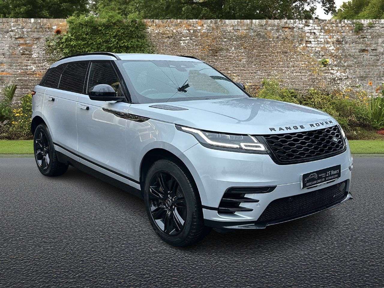 A 2022 LAND ROVER RANGE ROVER VELAR 2.0 P400e 17.1kWh R-Dynamic SE SUV 5dr Petrol Plug-in Hybrid Auto 4WD Euro A 2022 LAND ROVER RANGE ROVER VELAR 2.0 P400e 17.1kWh R-Dynamic SE SUV 5dr Petrol Plug-in Hybrid Auto 4WD Euro