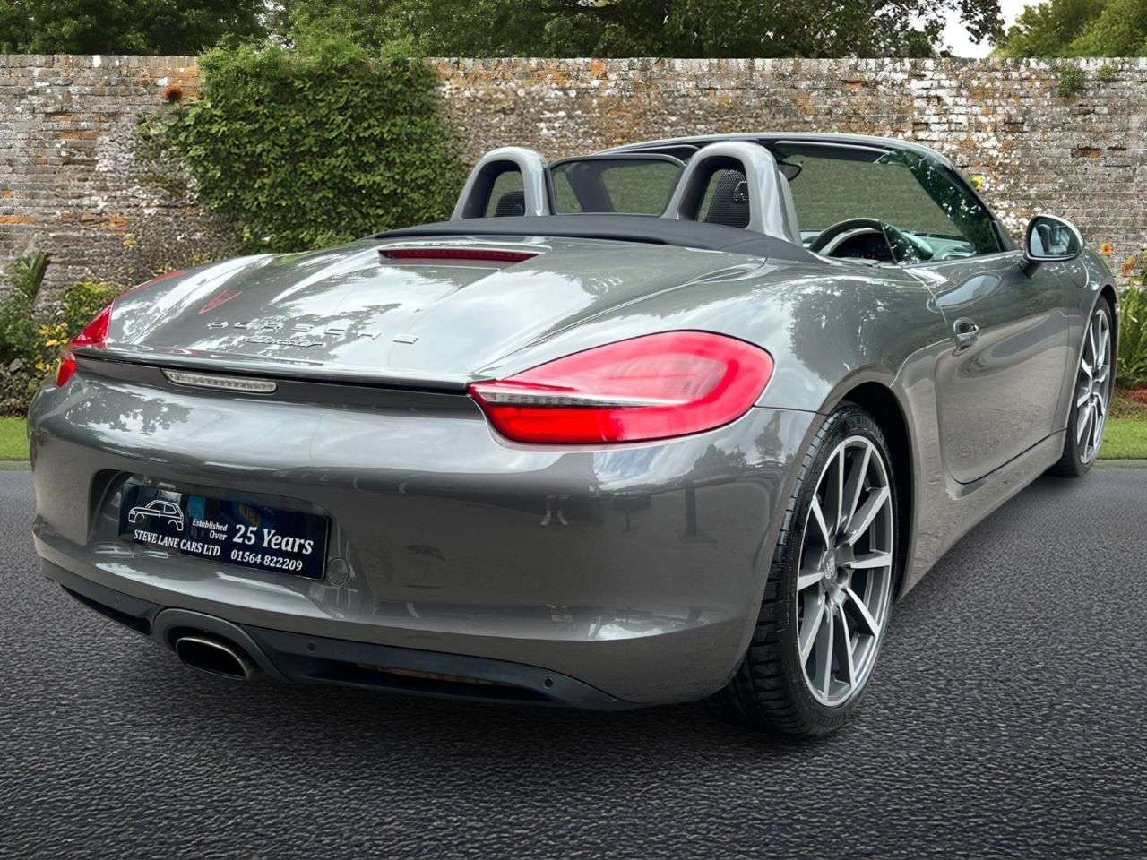 A 2014 PORSCHE BOXSTER 2.7 981 Convertible 2dr Petrol PDK Euro 5 (s/s) (265 ps) A 2014 PORSCHE BOXSTER 2.7 981 Convertible 2dr Petrol PDK Euro 5 (s/s) (265 ps)