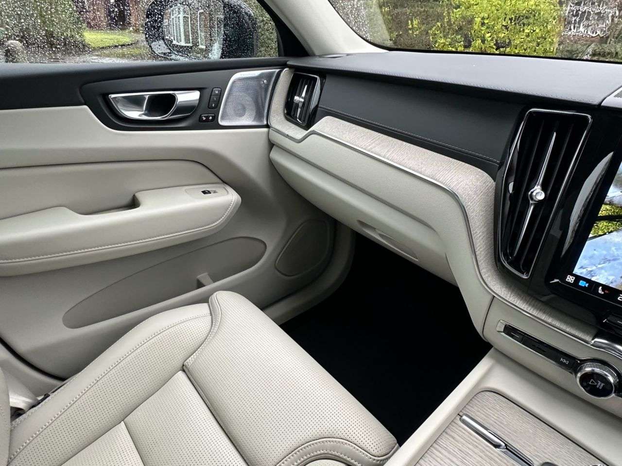 2023 VOLVO XC60 2023 VOLVO XC60