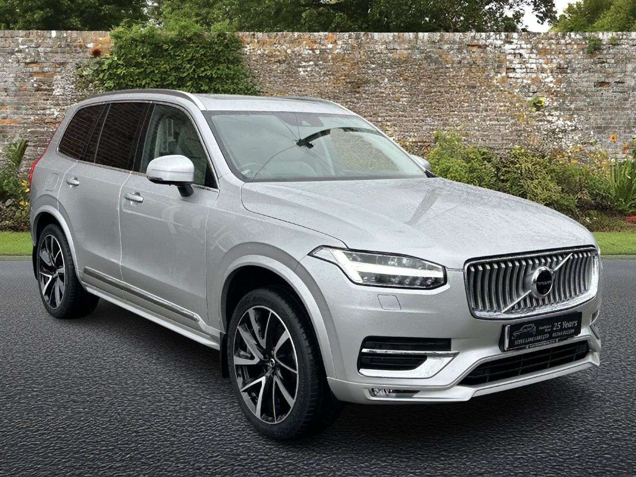 A 2022 VOLVO XC90 2.0 B6 MHEV Inscription Pro SUV 5dr Petrol Hybrid Auto 4WD Euro 6 (s/s) (30 A 2022 VOLVO XC90 2.0 B6 MHEV Inscription Pro SUV 5dr Petrol Hybrid Auto 4WD Euro 6 (s/s) (30