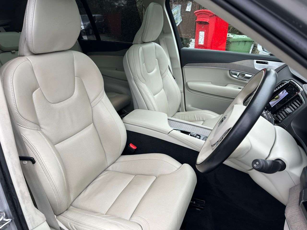 A 2022 VOLVO XC90 2.0 B6 MHEV Inscription Pro SUV 5dr Petrol Hybrid Auto 4WD Euro 6 (s/s) (30 A 2022 VOLVO XC90 2.0 B6 MHEV Inscription Pro SUV 5dr Petrol Hybrid Auto 4WD Euro 6 (s/s) (30