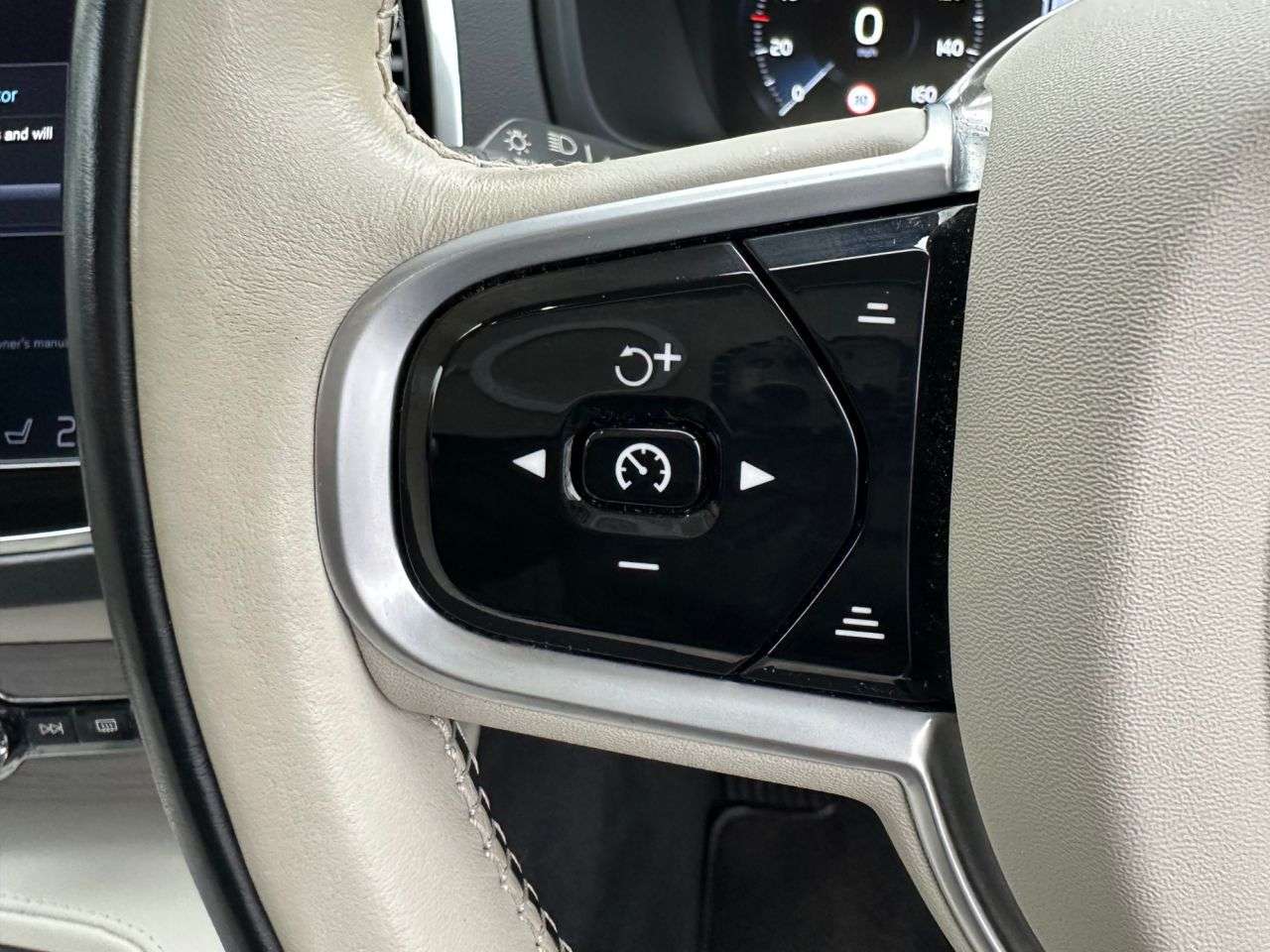 2022 VOLVO XC90 2022 VOLVO XC90