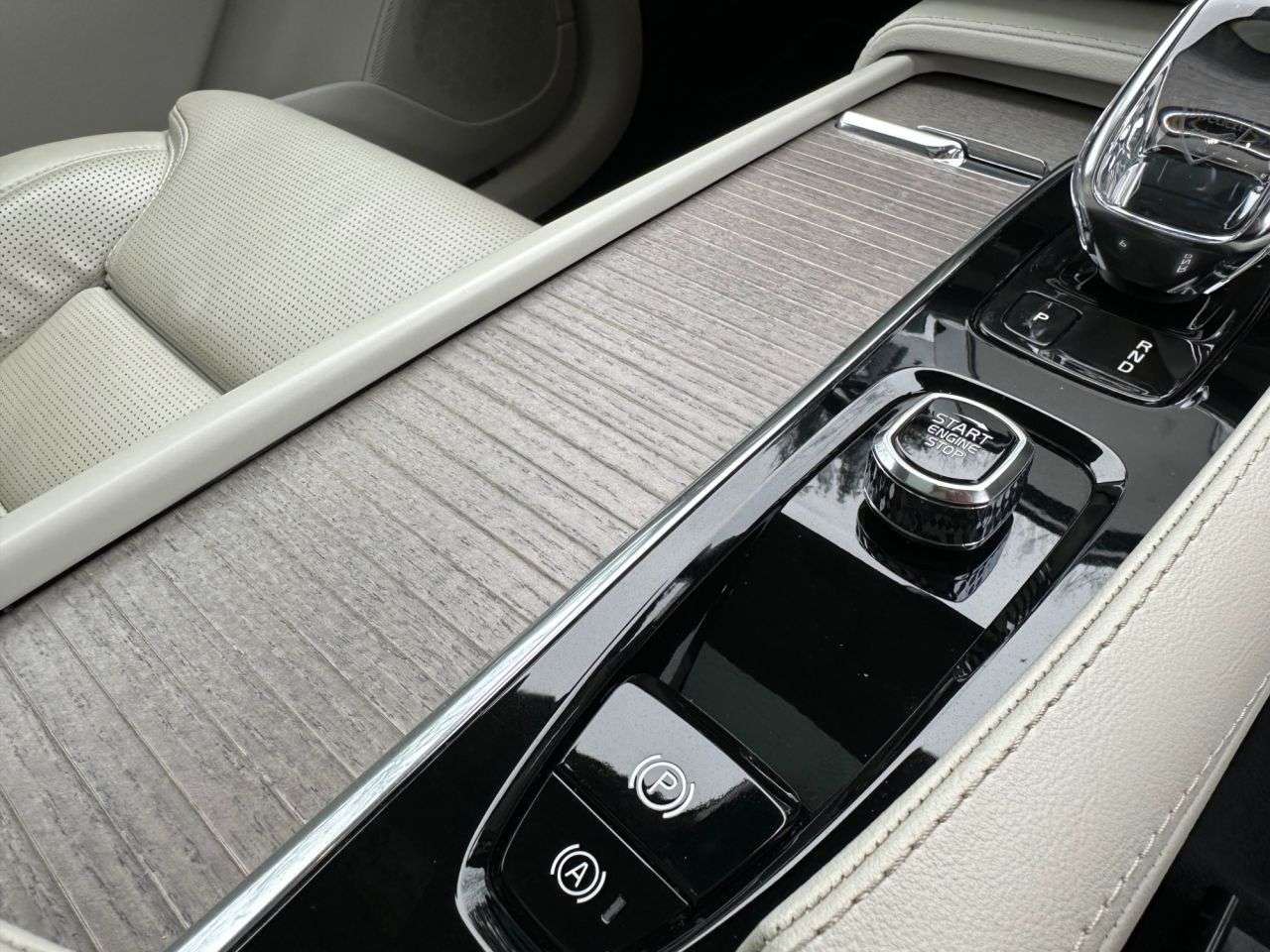 2022 VOLVO XC90 2022 VOLVO XC90