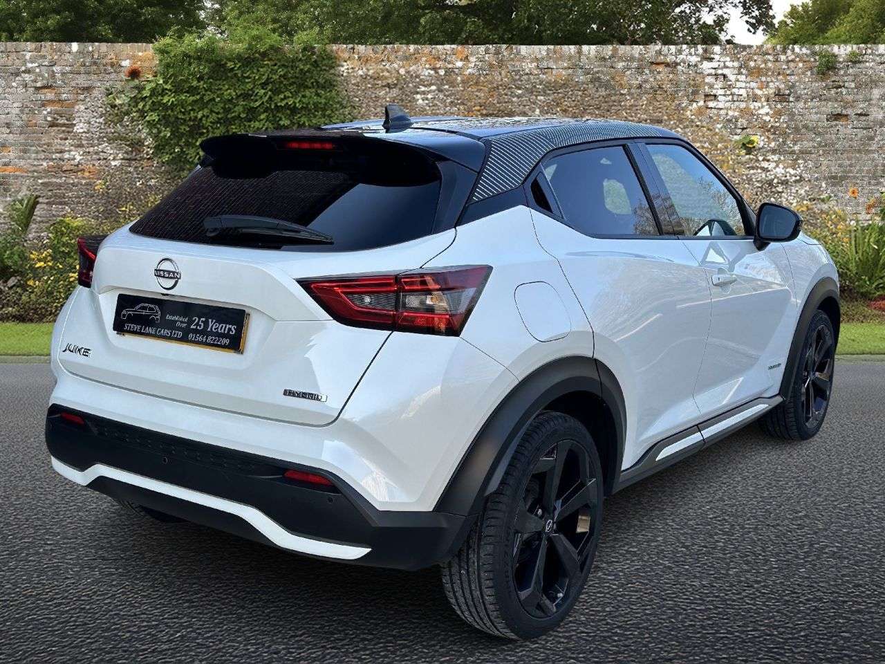 A 2022 NISSAN JUKE 1.6 Premiere Edition SUV 5dr Petrol Hybrid Auto Euro 6 (143 ps) A 2022 NISSAN JUKE 1.6 Premiere Edition SUV 5dr Petrol Hybrid Auto Euro 6 (143 ps)