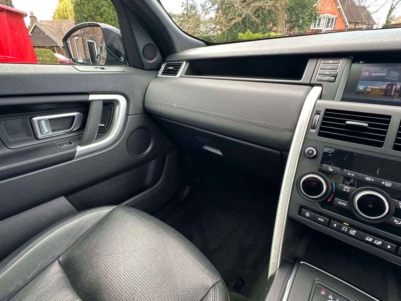 A 2018 LAND ROVER DISCOVERY SPORT 2.0 TD4 SE Tech SUV 5dr Diesel Auto 4WD Euro 6 (s/s) (180 ps) A 2018 LAND ROVER DISCOVERY SPORT 2.0 TD4 SE Tech SUV 5dr Diesel Auto 4WD Euro 6 (s/s) (180 ps)