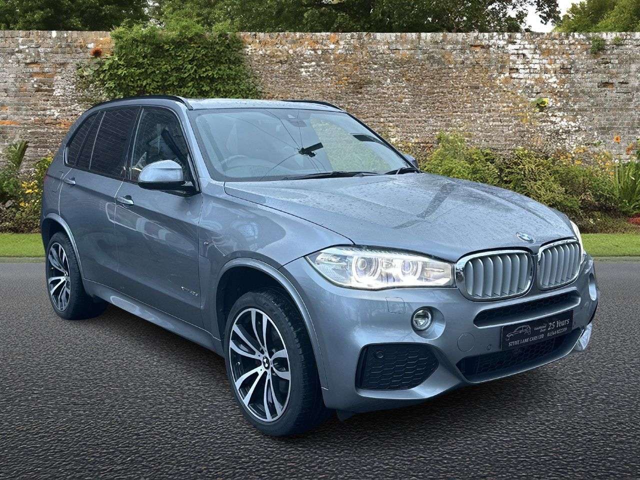 A 2018 BMW X5 3.0 40d M Sport SUV 5dr Diesel Auto xDrive Euro 6 (s/s) (313 ps) A 2018 BMW X5 3.0 40d M Sport SUV 5dr Diesel Auto xDrive Euro 6 (s/s) (313 ps)