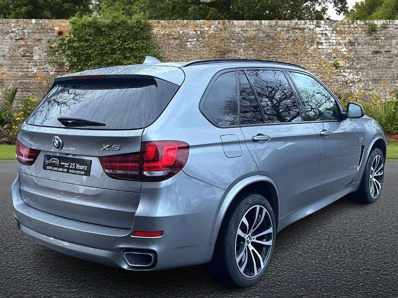 A 2018 BMW X5 3.0 40d M Sport SUV 5dr Diesel Auto xDrive Euro 6 (s/s) (313 ps) A 2018 BMW X5 3.0 40d M Sport SUV 5dr Diesel Auto xDrive Euro 6 (s/s) (313 ps)