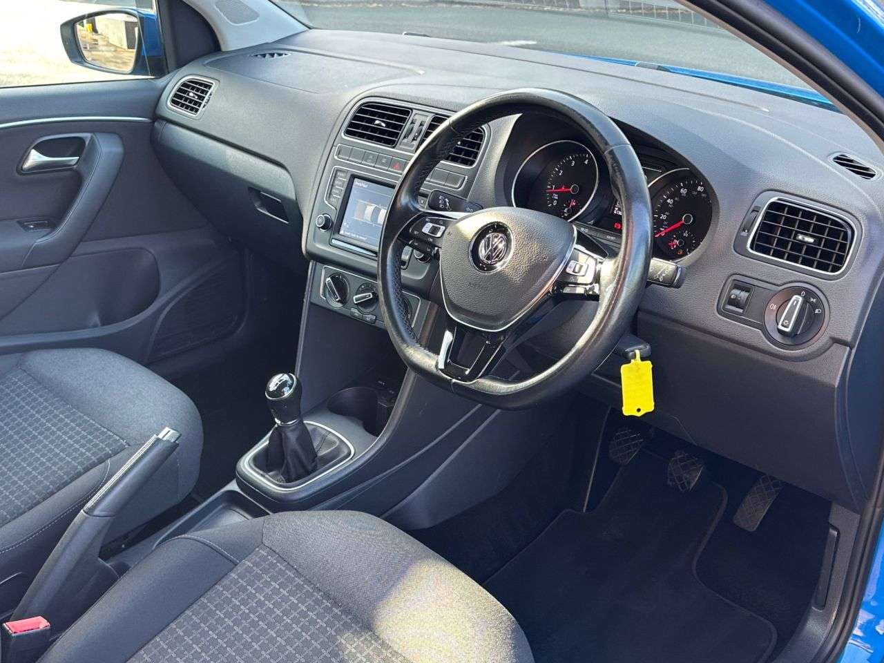 A 2015 VOLKSWAGEN POLO 1.0 BlueMotion Tech SE Hatchback 3dr Petrol Manual Euro 6 (s/s) (60 ps) A 2015 VOLKSWAGEN POLO 1.0 BlueMotion Tech SE Hatchback 3dr Petrol Manual Euro 6 (s/s) (60 ps)