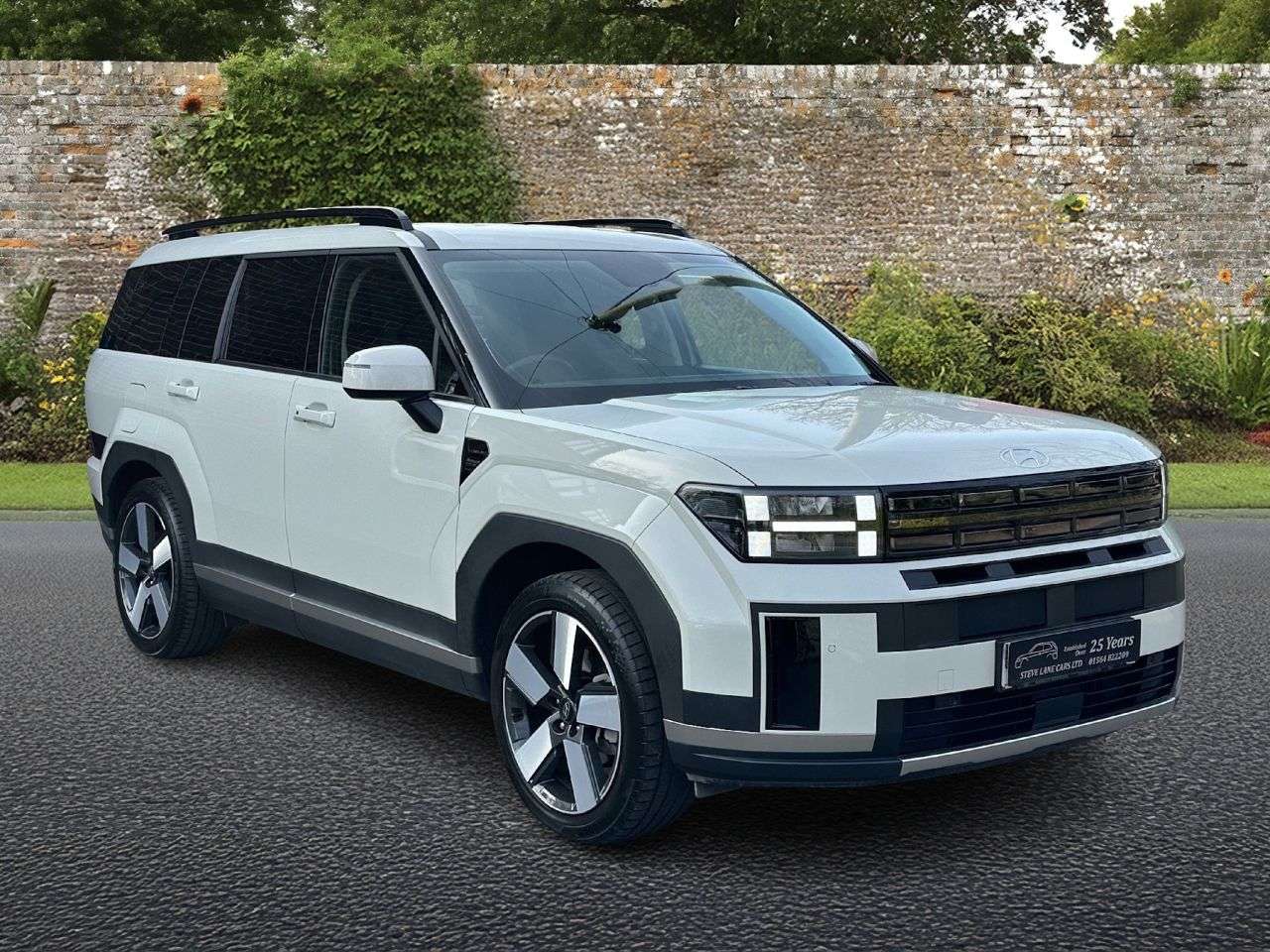 A 2024 HYUNDAI SANTA FE 1.6 T-GDi 13.8kWh Premium SUV 5dr Petrol Plug-in Hybrid Auto 4WD Euro 6 (s/ A 2024 HYUNDAI SANTA FE 1.6 T-GDi 13.8kWh Premium SUV 5dr Petrol Plug-in Hybrid Auto 4WD Euro 6 (s/