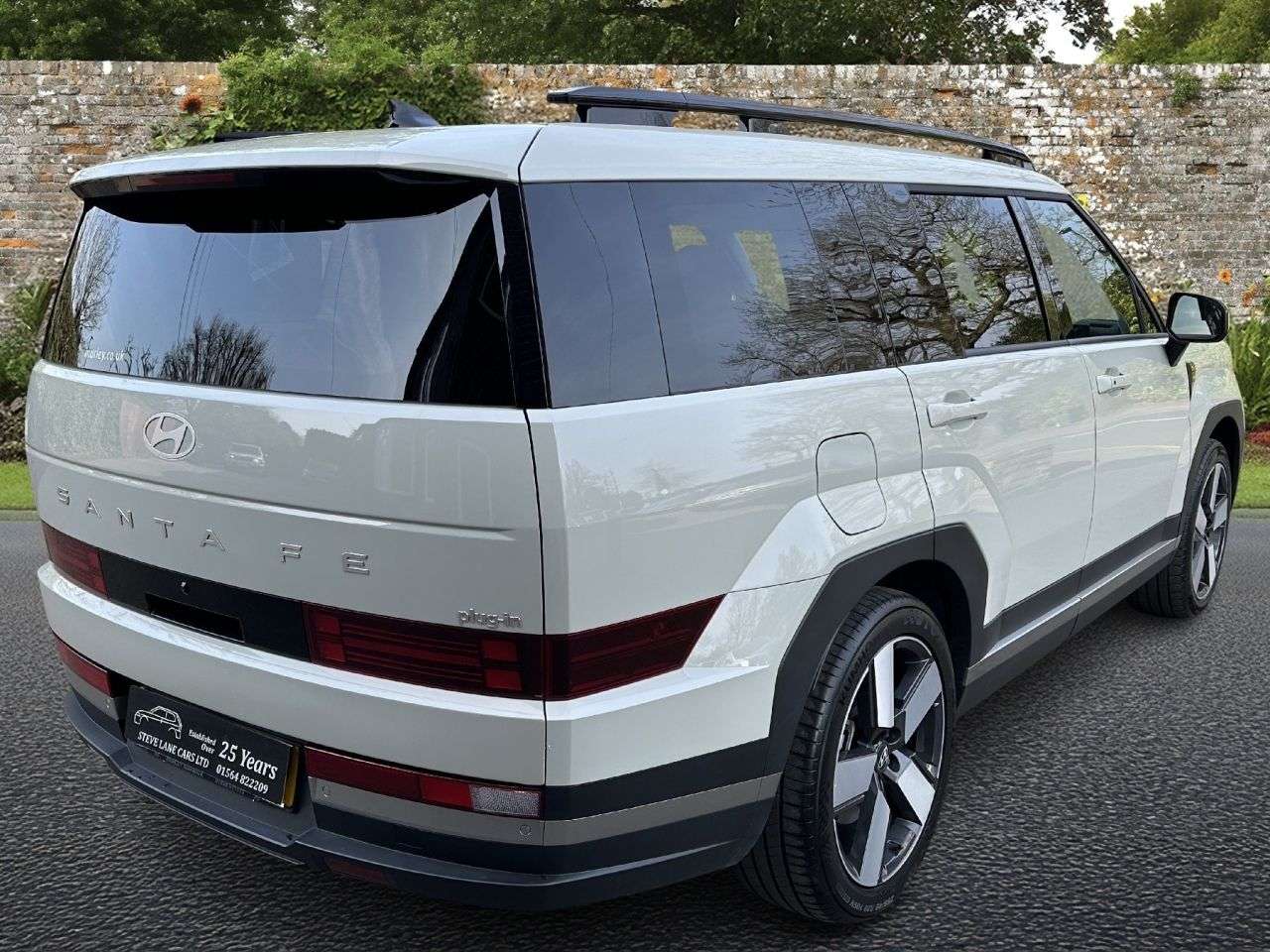A 2024 HYUNDAI SANTA FE 1.6 T-GDi 13.8kWh Premium SUV 5dr Petrol Plug-in Hybrid Auto 4WD Euro 6 (s/ A 2024 HYUNDAI SANTA FE 1.6 T-GDi 13.8kWh Premium SUV 5dr Petrol Plug-in Hybrid Auto 4WD Euro 6 (s/
