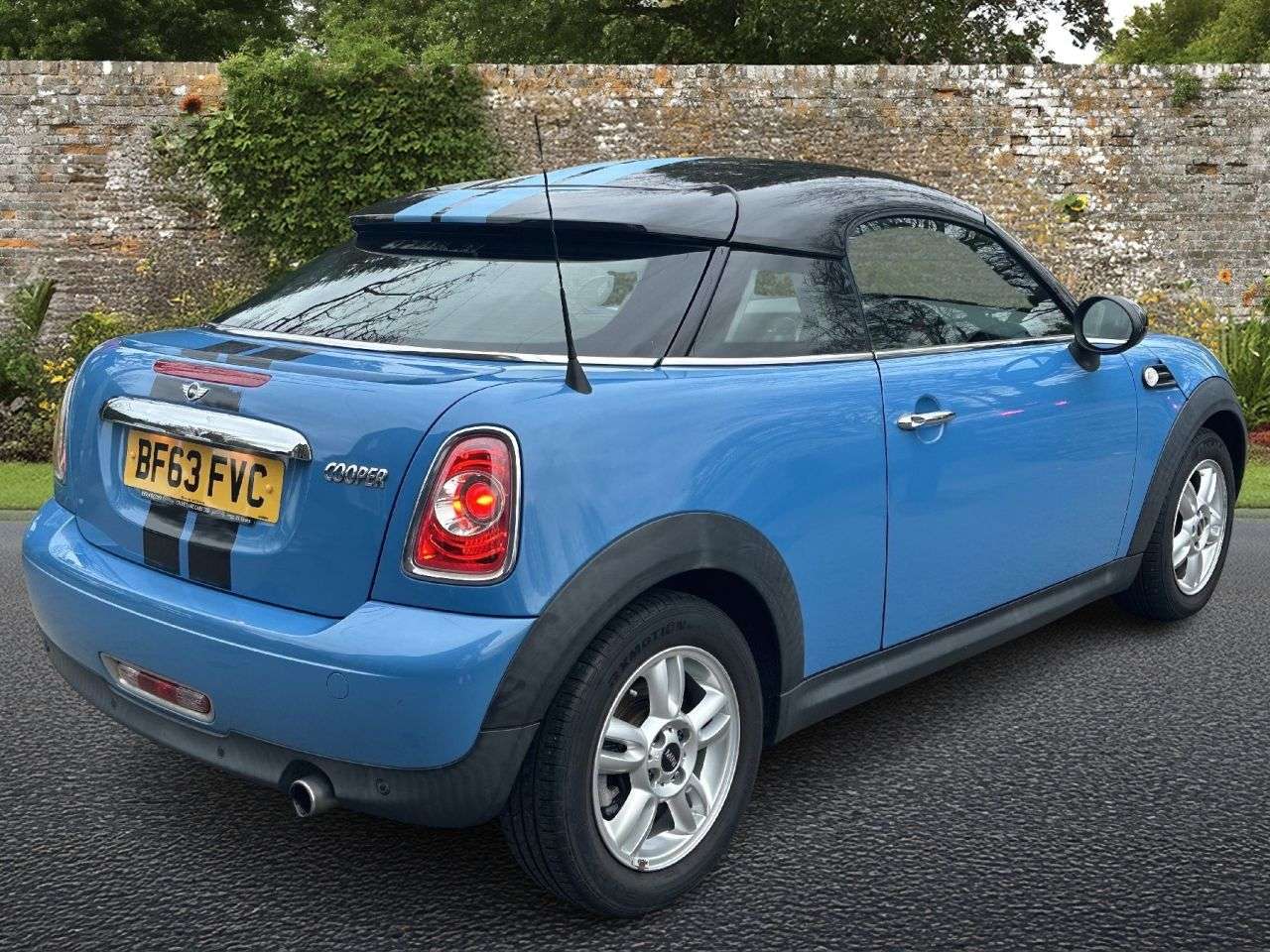 A 2013 MINI COUPE 1.6 Cooper Coupe 2dr Petrol Manual Euro 6 (s/s) (122 ps) A 2013 MINI COUPE 1.6 Cooper Coupe 2dr Petrol Manual Euro 6 (s/s) (122 ps)