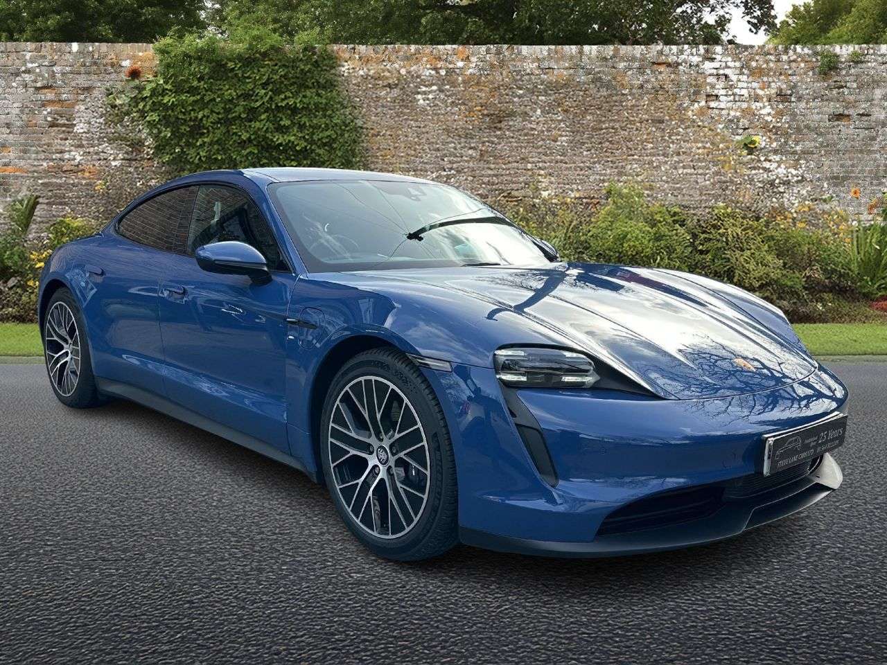 A 2021 PORSCHE TAYCAN Performance Plus 93.4kWh Saloon 4dr Electric Auto RWD (476 ps) A 2021 PORSCHE TAYCAN Performance Plus 93.4kWh Saloon 4dr Electric Auto RWD (476 ps)