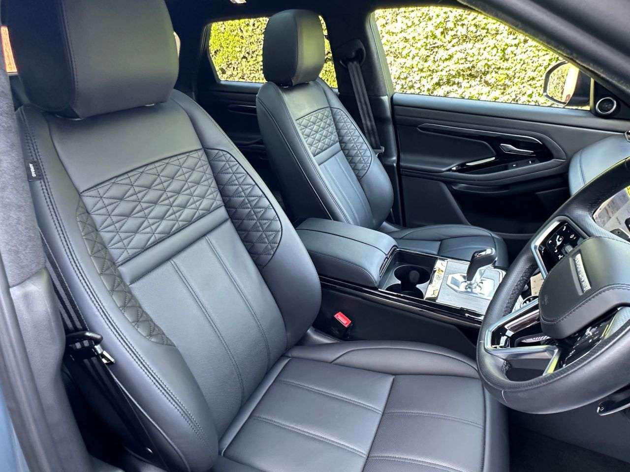 A 2023 LAND ROVER RANGE ROVER EVOQUE 2.0 D200 MHEV Autobiography SUV 5dr Diesel Auto 4WD Euro 6 (s/s) (204 ps) L A 2023 LAND ROVER RANGE ROVER EVOQUE 2.0 D200 MHEV Autobiography SUV 5dr Diesel Auto 4WD Euro 6 (s/s) (204 ps) L