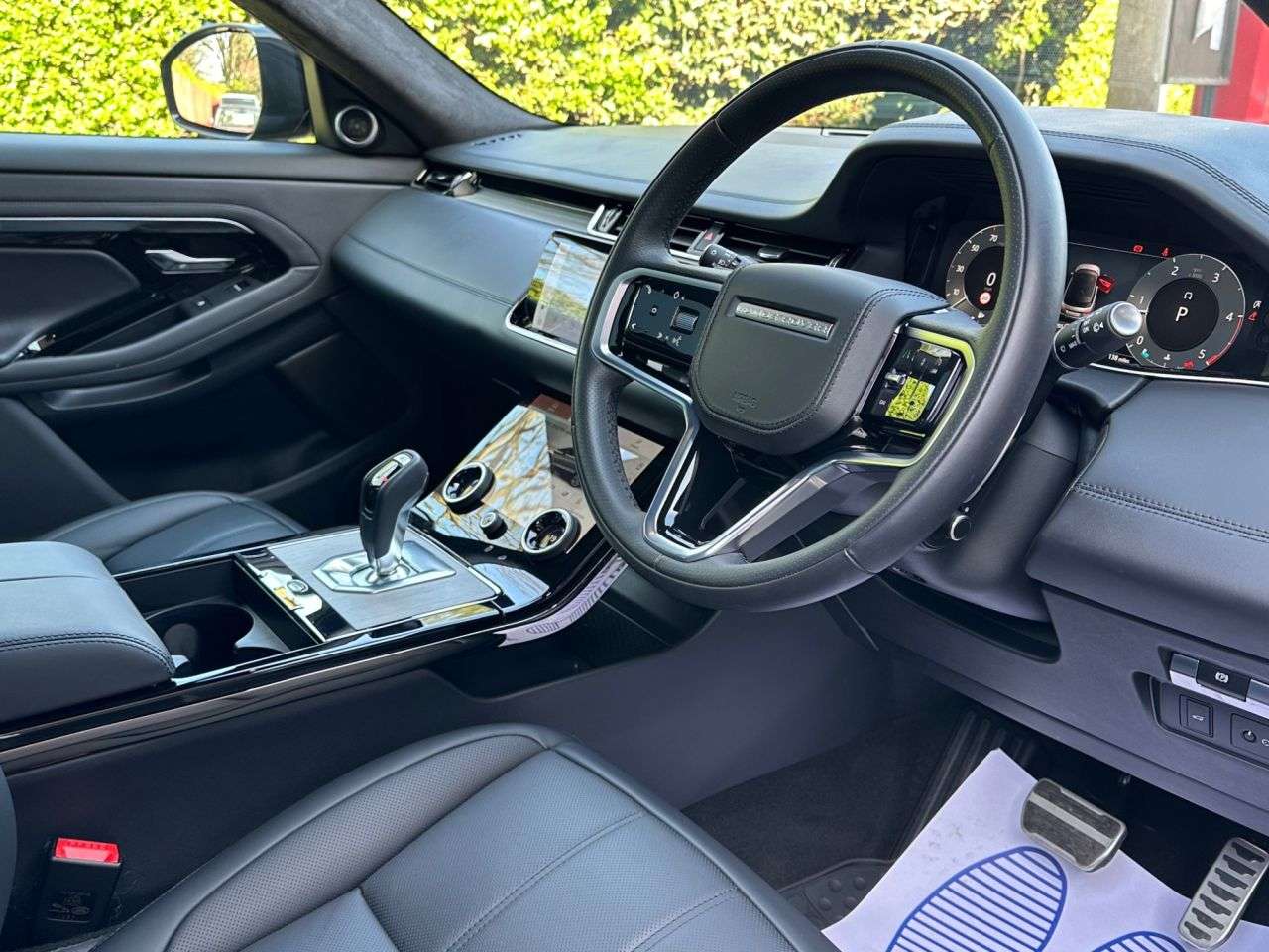A 2023 LAND ROVER RANGE ROVER EVOQUE 2.0 D200 MHEV Autobiography SUV 5dr Diesel Auto 4WD Euro 6 (s/s) (204 ps) L A 2023 LAND ROVER RANGE ROVER EVOQUE 2.0 D200 MHEV Autobiography SUV 5dr Diesel Auto 4WD Euro 6 (s/s) (204 ps) L