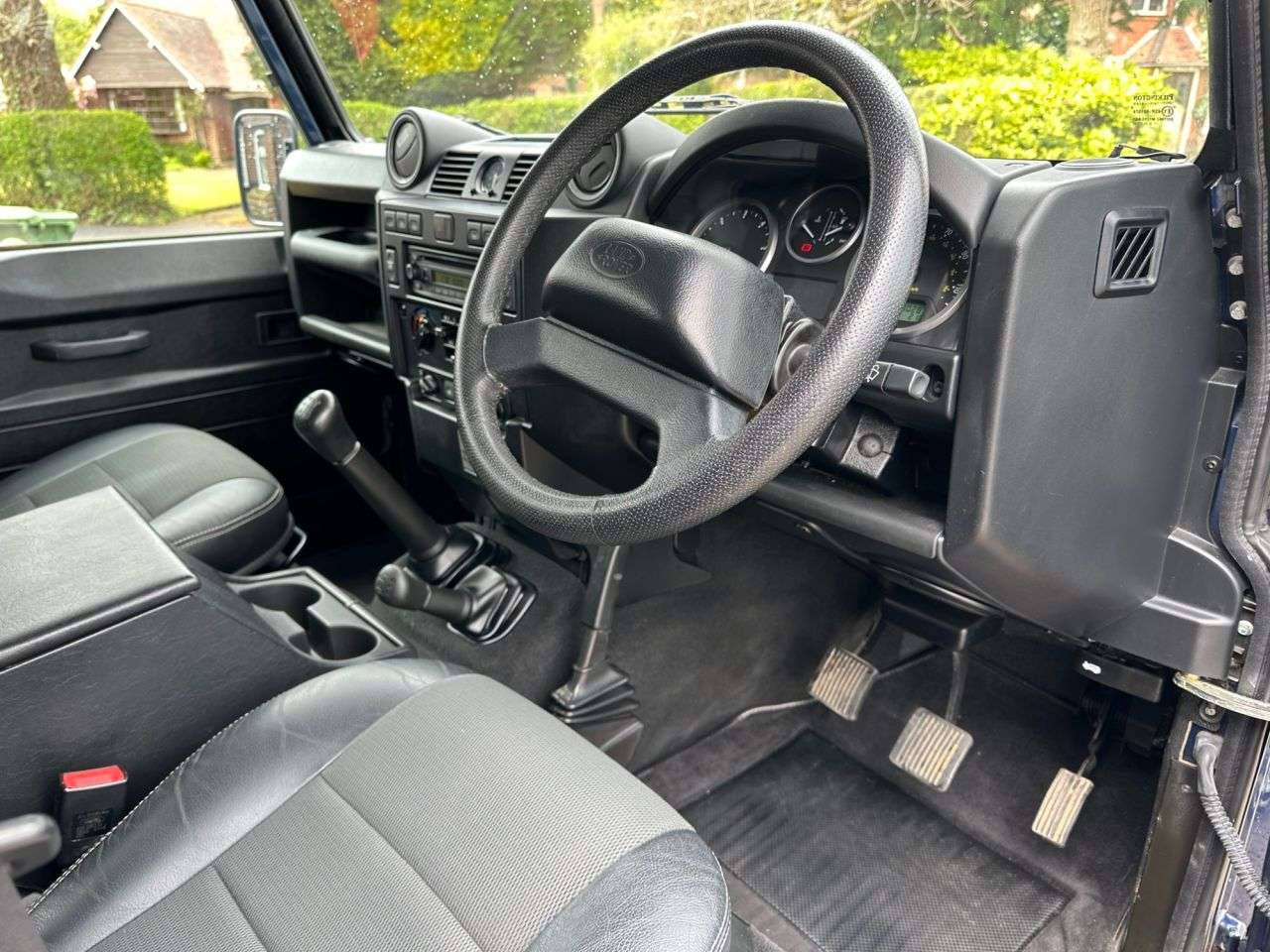 A 2012 LAND ROVER DEFENDER 2.2 TDCi XS Utility Wagon Double Cab 5dr Diesel Manual 4WD MWB Euro 5 (122 A 2012 LAND ROVER DEFENDER 2.2 TDCi XS Utility Wagon Double Cab 5dr Diesel Manual 4WD MWB Euro 5 (122
