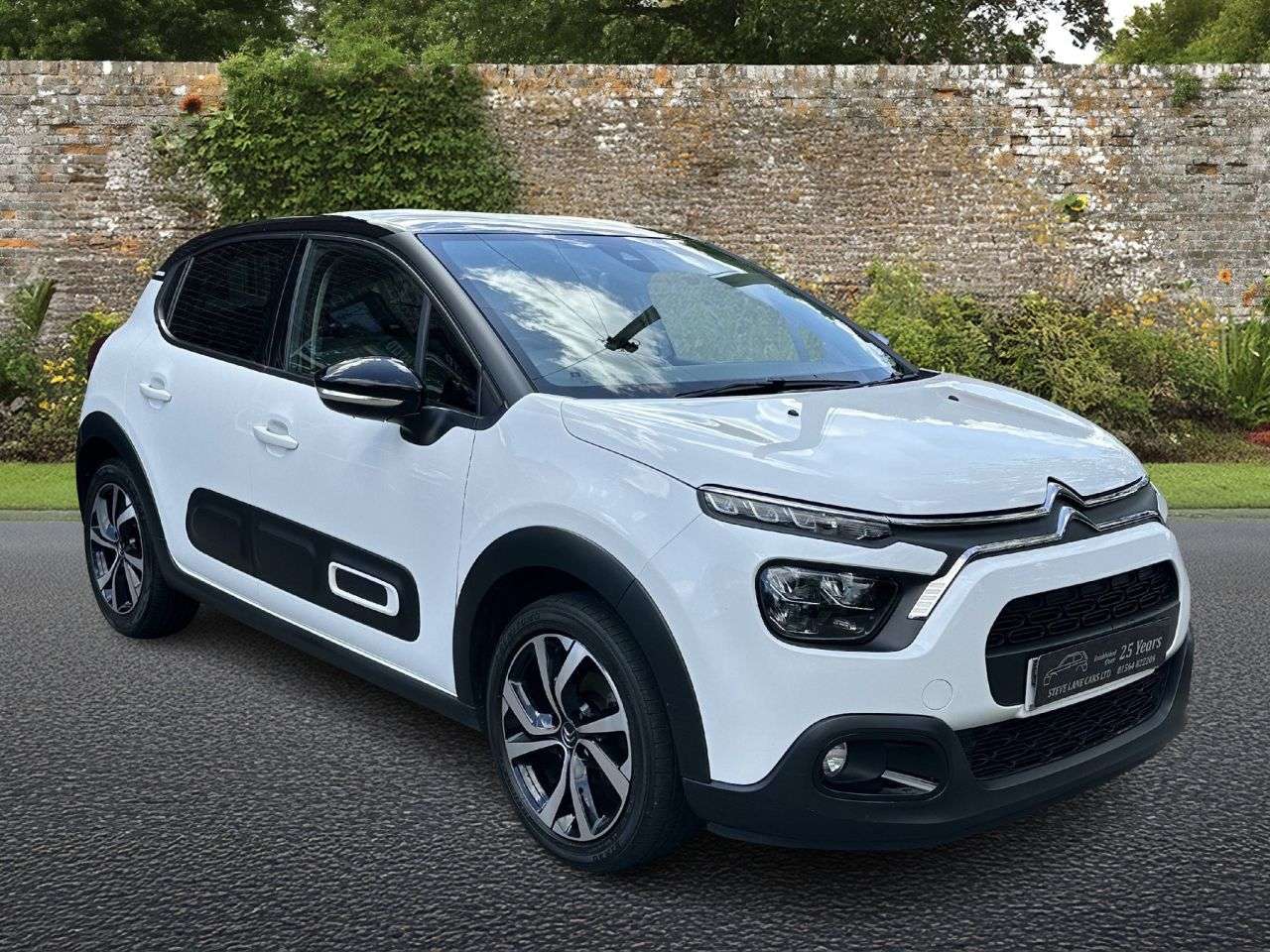 A 2022 CITROEN C3 1.2 PureTech Shine Plus Hatchback 5dr Petrol Manual Euro 6 (s/s) (83 ps) A 2022 CITROEN C3 1.2 PureTech Shine Plus Hatchback 5dr Petrol Manual Euro 6 (s/s) (83 ps)