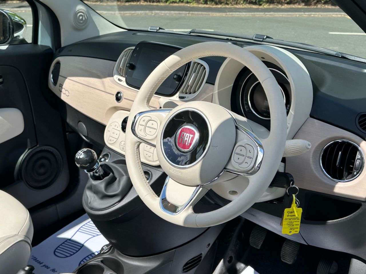 A 2024 FIAT 500C 1.0 MHEV Collezione 1957 Convertible 2dr Petrol Manual Euro 6 (s/s) (70 bhp A 2024 FIAT 500C 1.0 MHEV Collezione 1957 Convertible 2dr Petrol Manual Euro 6 (s/s) (70 bhp