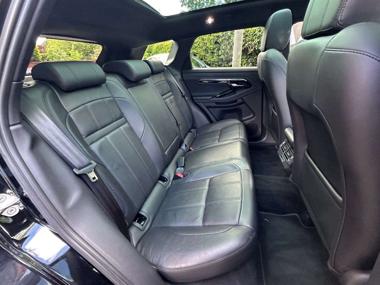 2019 LAND ROVER RANGE ROVER EVOQUE 2019 LAND ROVER RANGE ROVER EVOQUE