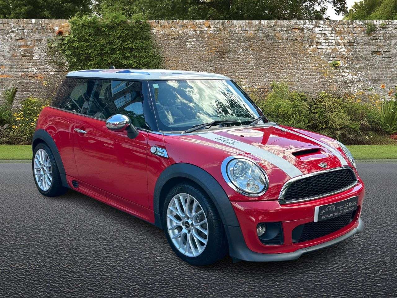 A 2012 MINI HATCH 2.0 Cooper SD Hatchback 3dr Diesel Manual Euro 5 (s/s) (143 ps) A 2012 MINI HATCH 2.0 Cooper SD Hatchback 3dr Diesel Manual Euro 5 (s/s) (143 ps)