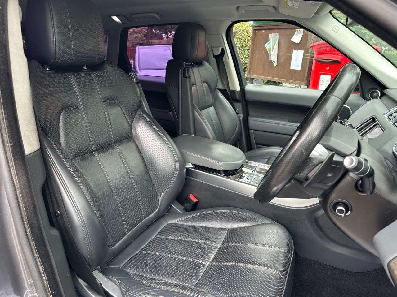 A 2014 LAND ROVER RANGE ROVER SPORT 3.0 SD V6 HSE SUV 5dr Diesel Auto 4WD Euro 5 (s/s) (292 ps) Timing Belt Rep A 2014 LAND ROVER RANGE ROVER SPORT 3.0 SD V6 HSE SUV 5dr Diesel Auto 4WD Euro 5 (s/s) (292 ps) Timing Belt Rep