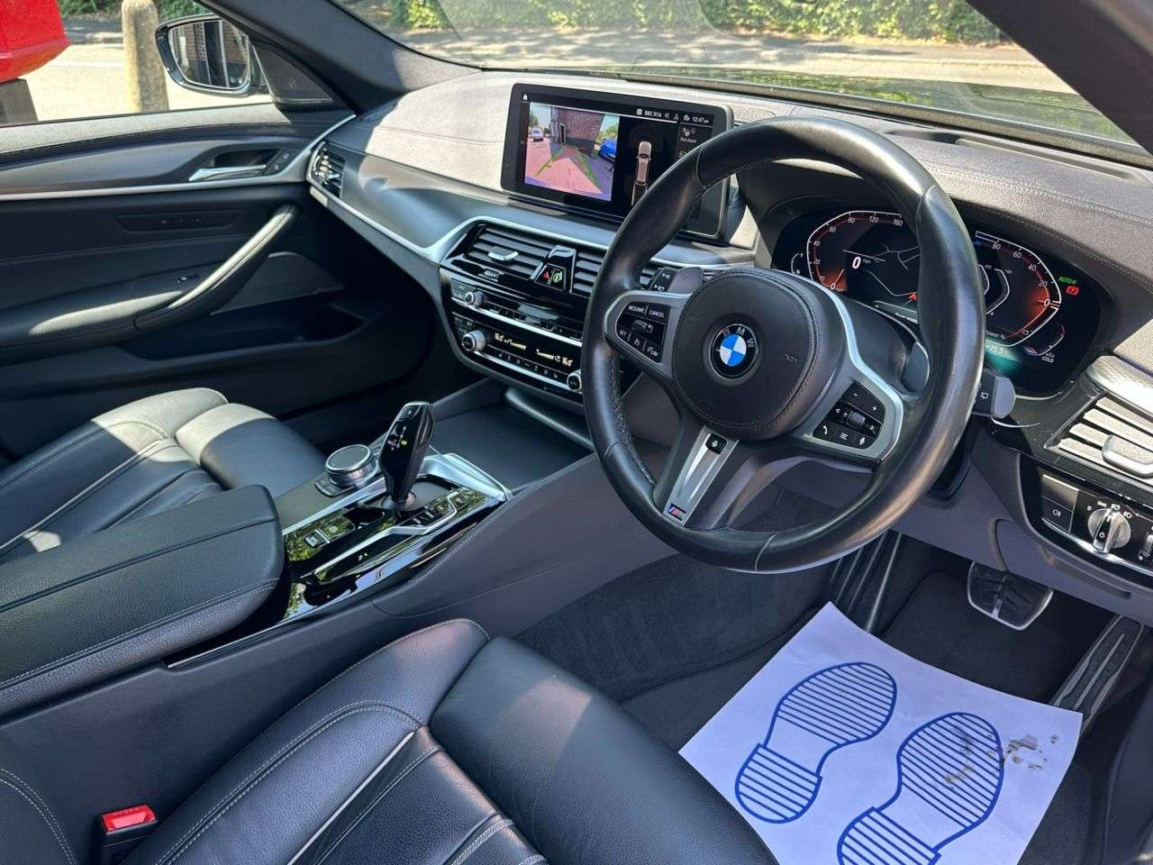 A 2021 BMW 5 SERIES 2.0 520d MHT M Sport Touring 5dr Diesel Hybrid Steptronic Euro 6 (s/s) (190 A 2021 BMW 5 SERIES 2.0 520d MHT M Sport Touring 5dr Diesel Hybrid Steptronic Euro 6 (s/s) (190