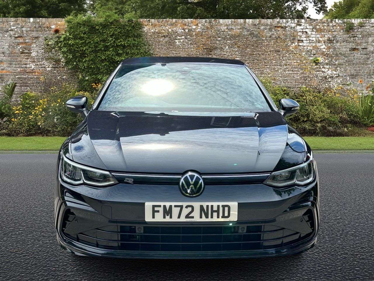 A 2022 VOLKSWAGEN GOLF 1.5 eTSI MHEV R-Line Hatchback 5dr Petrol Hybrid DSG Euro 6 (s/s) (130 ps) A 2022 VOLKSWAGEN GOLF 1.5 eTSI MHEV R-Line Hatchback 5dr Petrol Hybrid DSG Euro 6 (s/s) (130 ps)