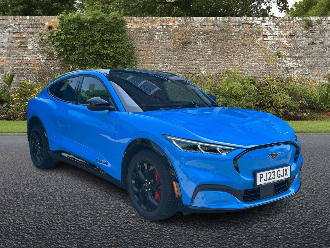 A 2023 FORD MUSTANG MACH-E Extended Range 91kWh SUV 5dr Electric Automatic AWD (351 ps) A 2023 FORD MUSTANG MACH-E Extended Range 91kWh SUV 5dr Electric Automatic AWD (351 ps)