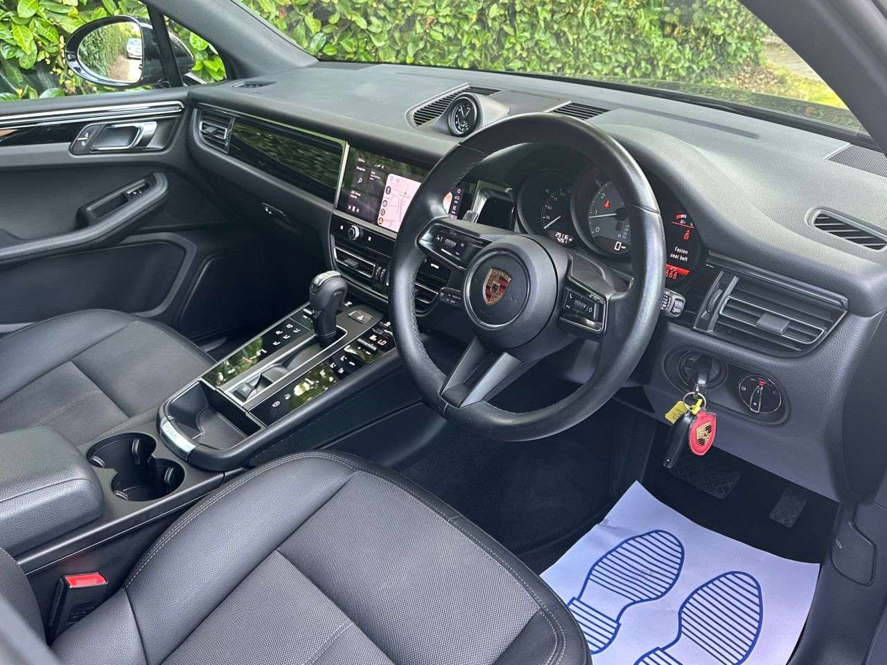 A 2022 PORSCHE MACAN 2.9T V6 S SUV 5dr Petrol PDK 4WD Euro 6 (s/s) (380 ps) A 2022 PORSCHE MACAN 2.9T V6 S SUV 5dr Petrol PDK 4WD Euro 6 (s/s) (380 ps)