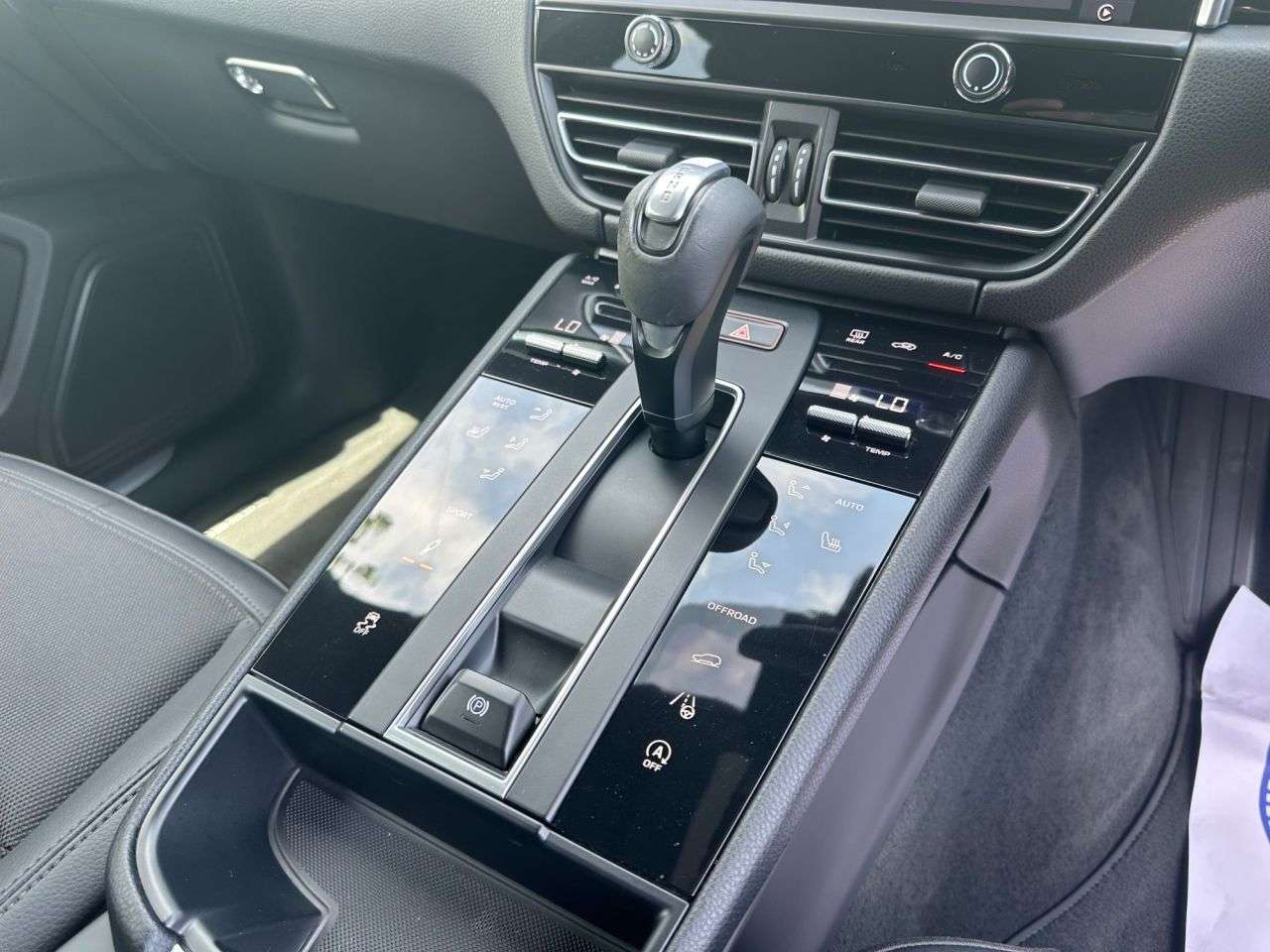 2022 PORSCHE MACAN 2022 PORSCHE MACAN