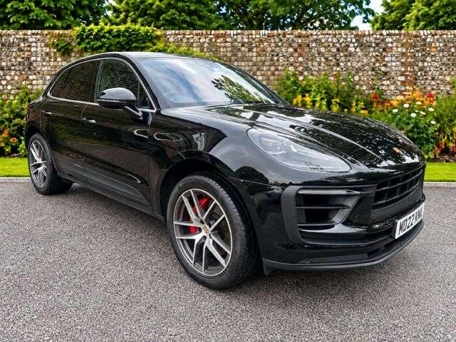 A 2022 PORSCHE MACAN 2.9T V6 S SUV 5dr Petrol PDK 4WD Euro 6 (s/s) (380 ps) A 2022 PORSCHE MACAN 2.9T V6 S SUV 5dr Petrol PDK 4WD Euro 6 (s/s) (380 ps)