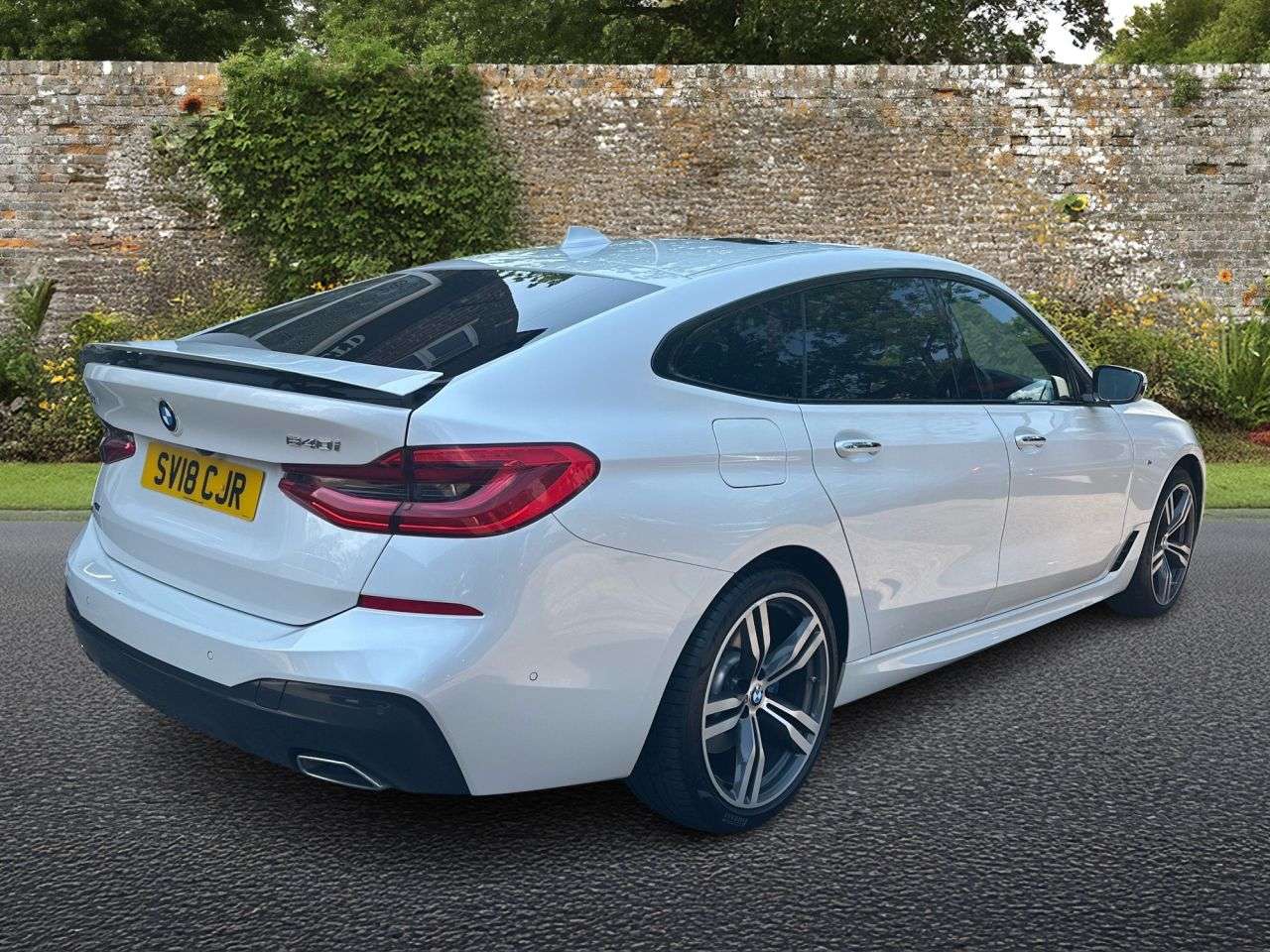 A 2018 BMW 6 SERIES GRAN TURISMO 3.0 640i GPF M Sport GT 5dr Petrol Auto xDrive Euro 6 (s/s) (340 ps) A 2018 BMW 6 SERIES GRAN TURISMO 3.0 640i GPF M Sport GT 5dr Petrol Auto xDrive Euro 6 (s/s) (340 ps)