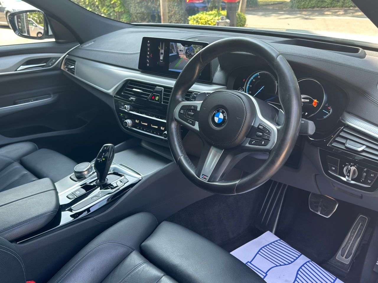A 2018 BMW 6 SERIES GRAN TURISMO 3.0 640i GPF M Sport GT 5dr Petrol Auto xDrive Euro 6 (s/s) (340 ps) A 2018 BMW 6 SERIES GRAN TURISMO 3.0 640i GPF M Sport GT 5dr Petrol Auto xDrive Euro 6 (s/s) (340 ps)