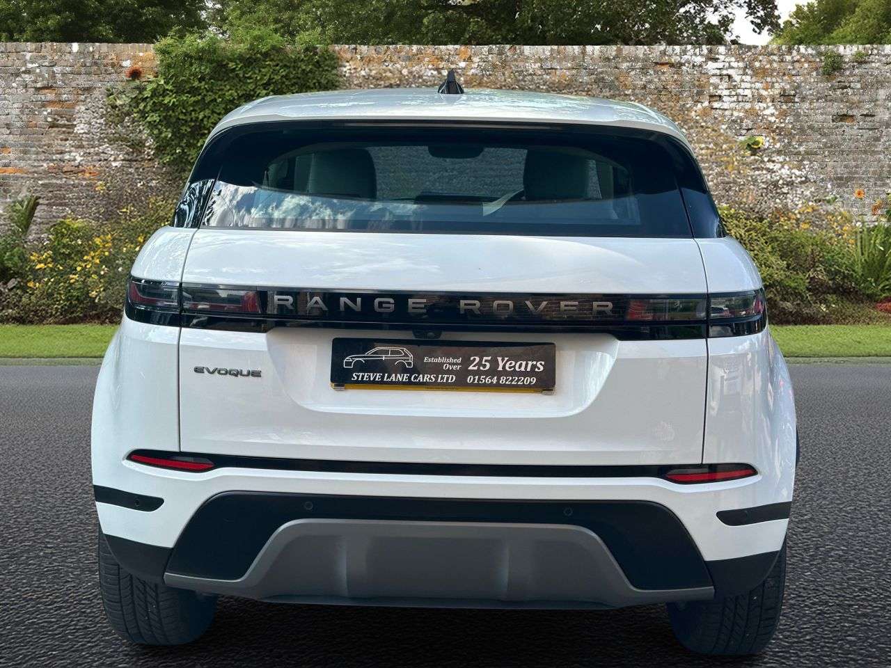 A 2024 LAND ROVER RANGE ROVER EVOQUE 2.0 D200 MHEV S SUV 5dr Diesel Auto 4WD Euro 6 (s/s) (204 ps) A 2024 LAND ROVER RANGE ROVER EVOQUE 2.0 D200 MHEV S SUV 5dr Diesel Auto 4WD Euro 6 (s/s) (204 ps)