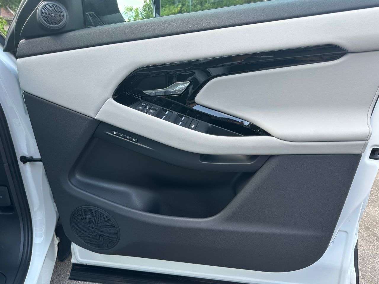 2024 LAND ROVER RANGE ROVER EVOQUE 2024 LAND ROVER RANGE ROVER EVOQUE