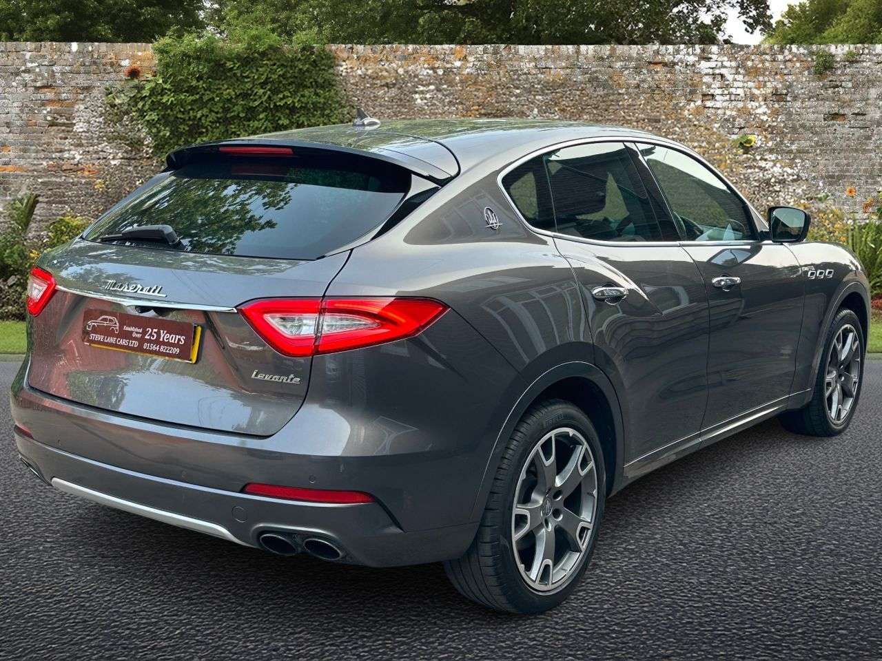 A 2017 MASERATI LEVANTE 3.0D V6 SUV 5dr Diesel ZF 4WD Euro 6 (s/s) (275 ps) Lovely Specification A 2017 MASERATI LEVANTE 3.0D V6 SUV 5dr Diesel ZF 4WD Euro 6 (s/s) (275 ps) Lovely Specification