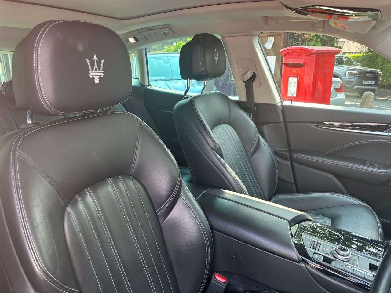 A 2017 MASERATI LEVANTE 3.0D V6 SUV 5dr Diesel ZF 4WD Euro 6 (s/s) (275 ps) Lovely Specification A 2017 MASERATI LEVANTE 3.0D V6 SUV 5dr Diesel ZF 4WD Euro 6 (s/s) (275 ps) Lovely Specification