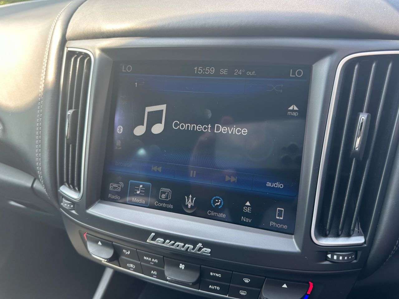 2017 MASERATI LEVANTE 2017 MASERATI LEVANTE