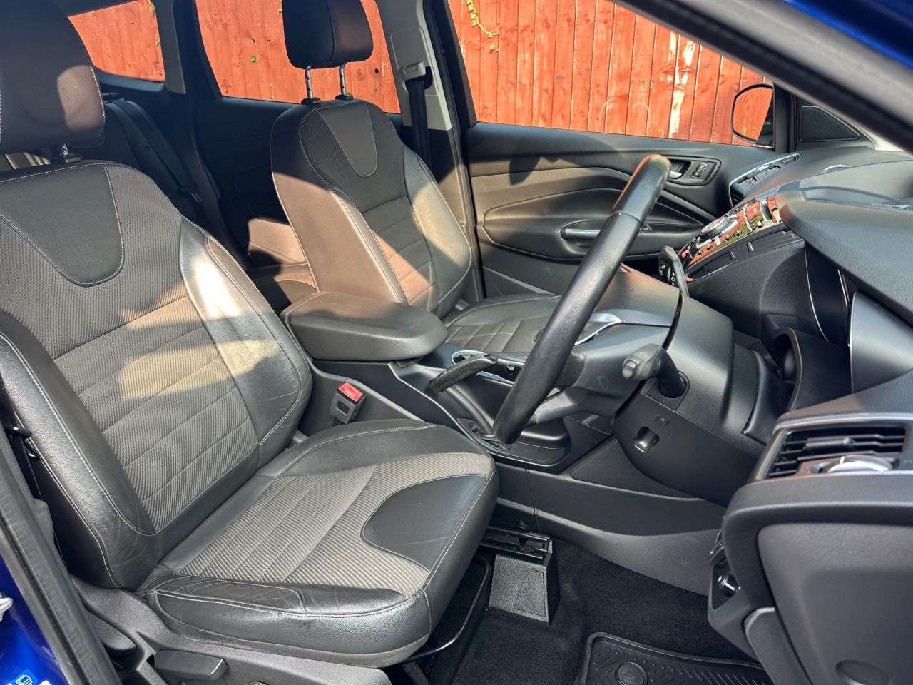 A 2015 FORD KUGA 2.0 TDCi Titanium SUV 5dr Diesel Manual 2WD Euro 6 (s/s) (150 ps) A 2015 FORD KUGA 2.0 TDCi Titanium SUV 5dr Diesel Manual 2WD Euro 6 (s/s) (150 ps)