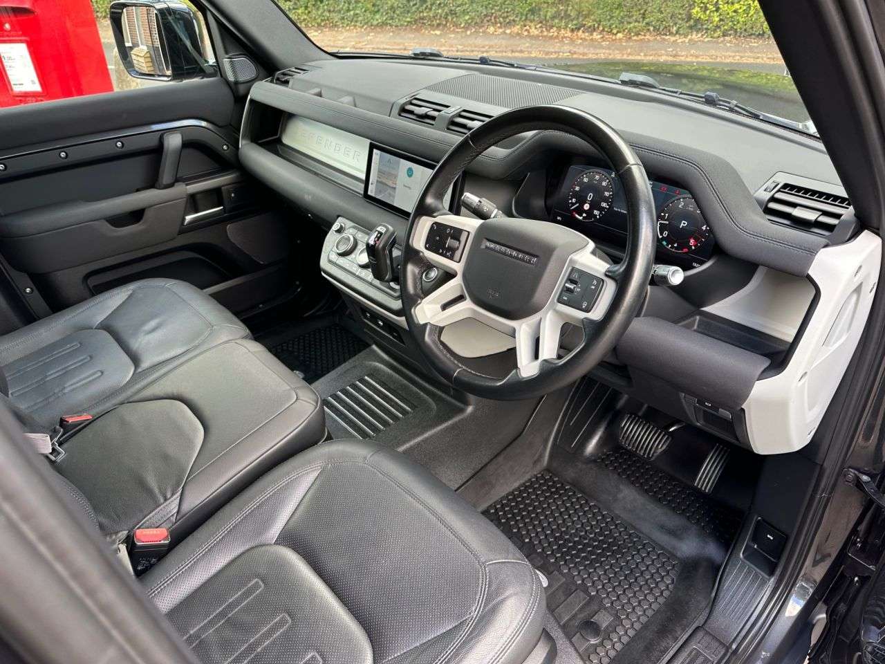 A 2021 LAND ROVER DEFENDER 110 3.0 D250 MHEV S Hard Top SUV 5dr Diesel Auto 4WD MWB Euro 6 (s/s) (250 ps) A 2021 LAND ROVER DEFENDER 110 3.0 D250 MHEV S Hard Top SUV 5dr Diesel Auto 4WD MWB Euro 6 (s/s) (250 ps)