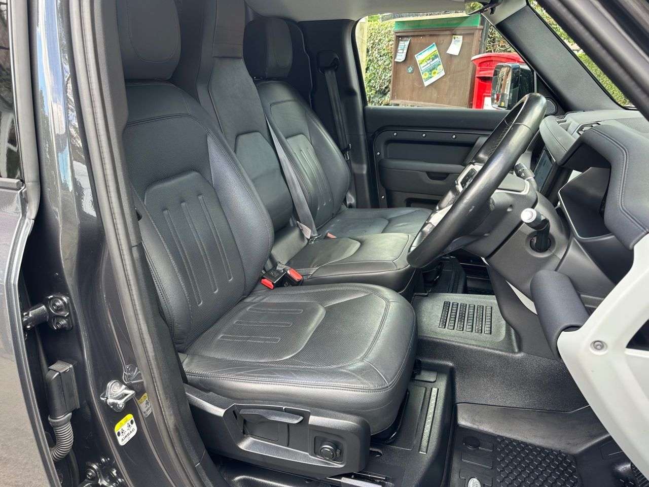 A 2021 LAND ROVER DEFENDER 110 3.0 D250 MHEV S Hard Top SUV 5dr Diesel Auto 4WD MWB Euro 6 (s/s) (250 ps) A 2021 LAND ROVER DEFENDER 110 3.0 D250 MHEV S Hard Top SUV 5dr Diesel Auto 4WD MWB Euro 6 (s/s) (250 ps)
