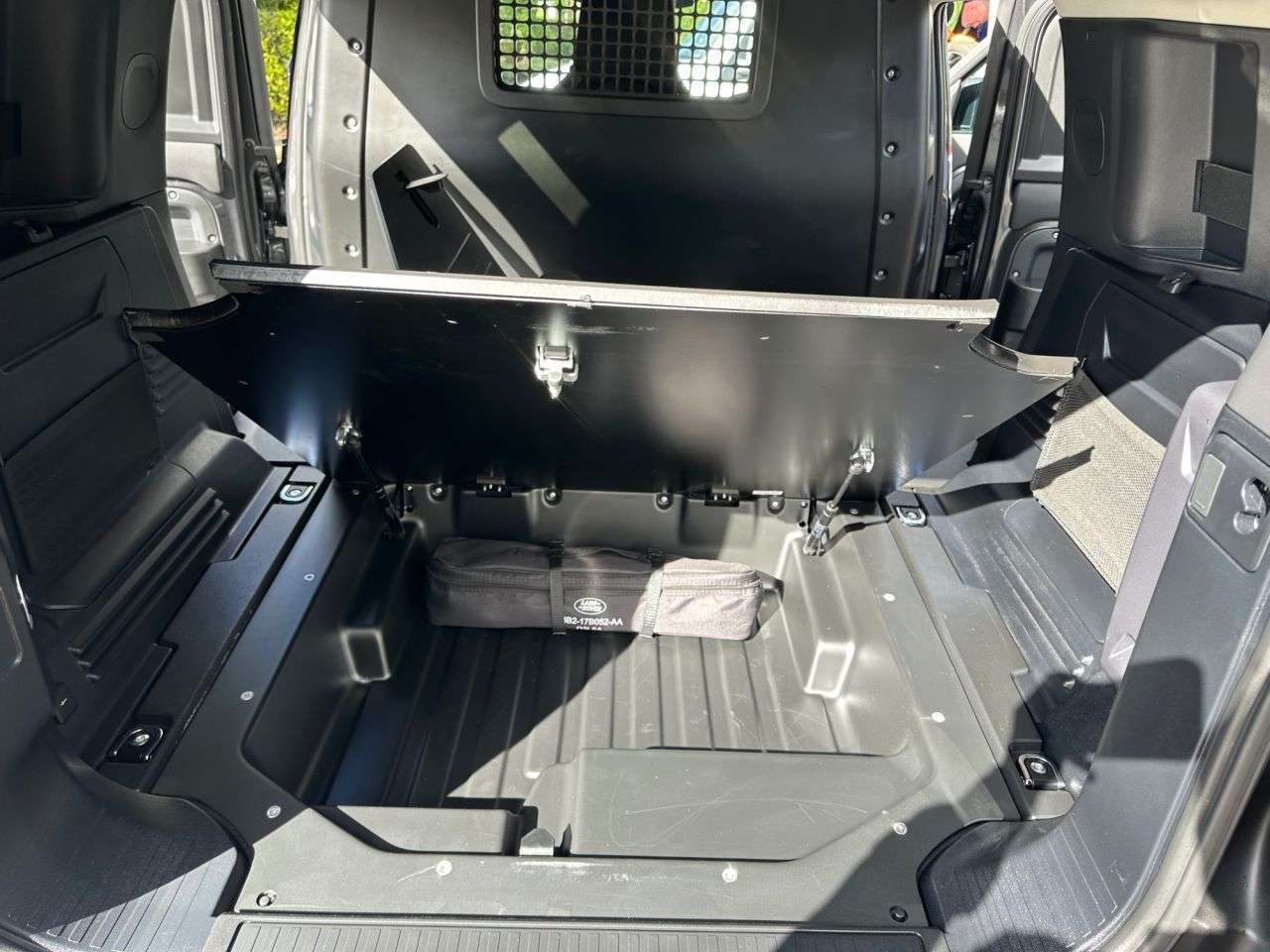 2021 LAND ROVER DEFENDER 110 2021 LAND ROVER DEFENDER 110