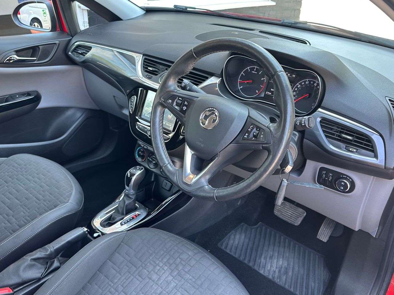 A 2018 VAUXHALL CORSA 1.4i ecoTEC SE Nav Hatchback 5dr Petrol Auto Euro 6 (90 ps) 6 Month Warrant A 2018 VAUXHALL CORSA 1.4i ecoTEC SE Nav Hatchback 5dr Petrol Auto Euro 6 (90 ps) 6 Month Warrant